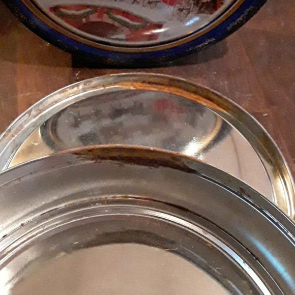 Christmas Tin  Cans (  2 ) - Picture 6 of 8